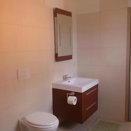 Freistehendes In Lancken Mit Sauna *
