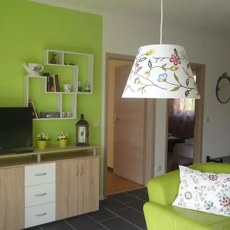 Freistehendes In Lancken Mit Sauna Feriehus