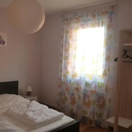 Freistehendes In Lancken Mit Sauna Feriehus